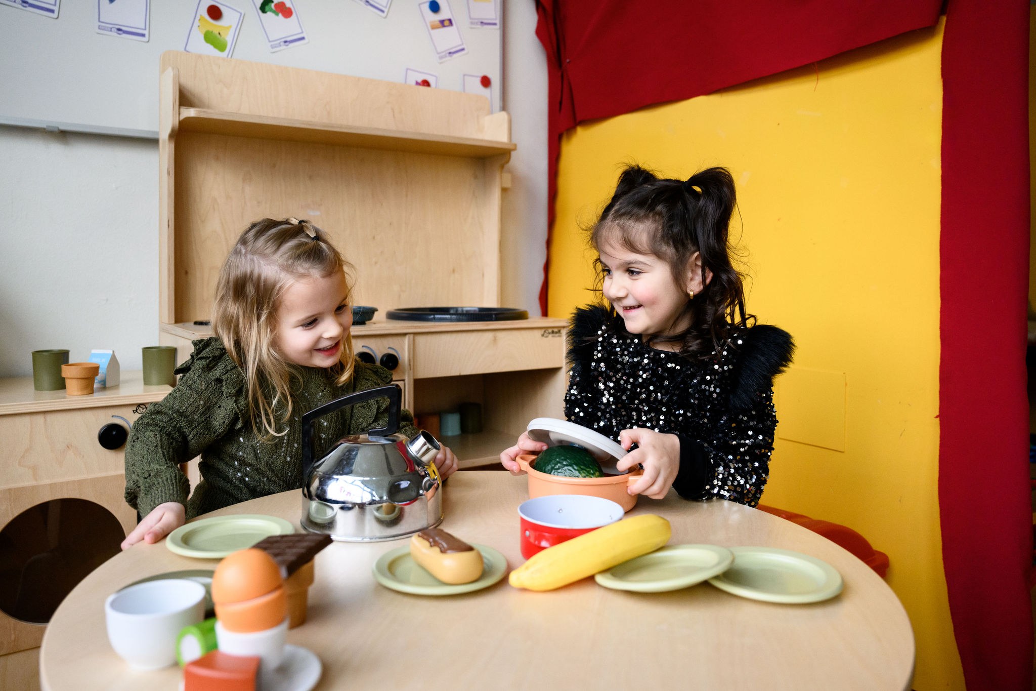 Werken in het basisonderwijs Maak het verschil in de toekomst van onze leerlingen. Werk met passie en plezier in het basisonderwijs!